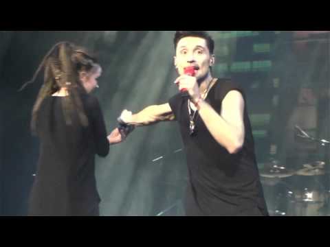 Видео: Дима Билан - По Парам - Таллин 26.02.2016