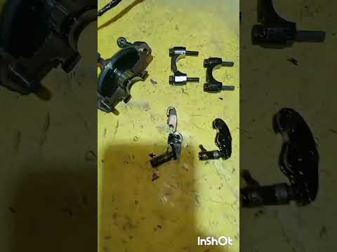 Видео: Volvo. Часть-1 Ремонт ДВС Volvo 2.4 D5,  D5244T.     Порвало ремень ГРМ. Как снять ГБЦ