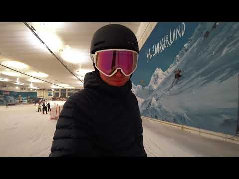 Видео: Открываем горнолыжный сезон в Снежком
