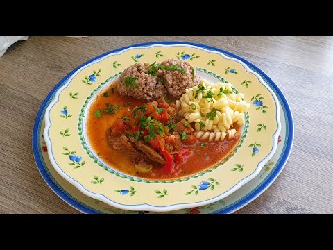 Видео: Один соус на два блюда!Зеленые пироги!