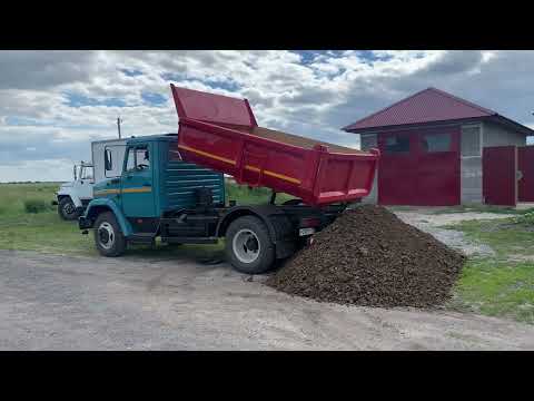 Видео: Выгрузка щебня Зил 45085