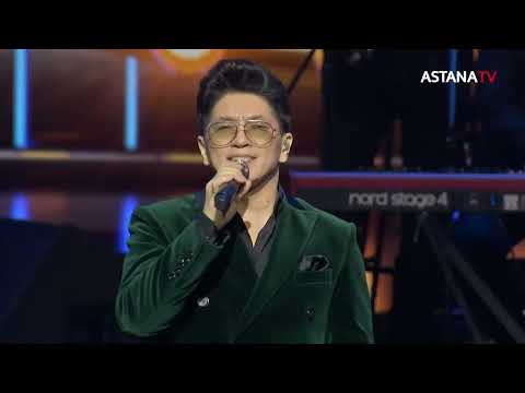 Видео: Сәкен Майғазиев - "Сүйем".  (Концерттен үзінді)