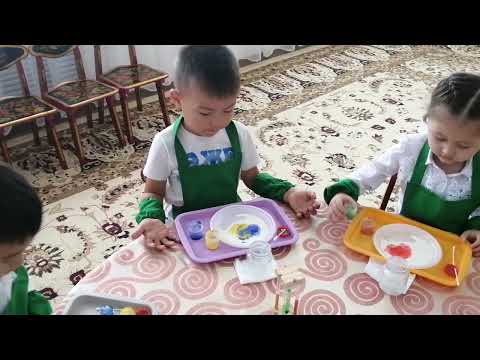 Видео: "Бәрін білгім келеді" зертханасы аясында эксперимент алаңы.