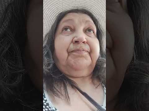 Видео: Остана само до магазин Слънчеви лъчи да ида