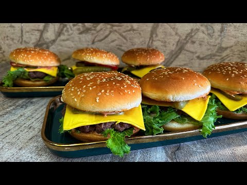 Видео: Бургер по домашнему. Чизбургер. Homemade cheeseburger