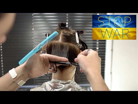 Видео: КАК СТРИЧЬ СЛОЖНЫЙ КОРОТКИЙ БОБ для кудрявых волос