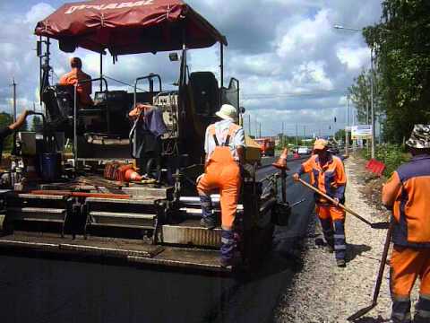 Видео: Работа асфальтоукладчика в Калуге