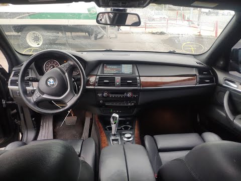 Видео: BMW X5 E70 нет работает бас/САБВУФЕР   BMW X5 E70 NO WORKING BASS/SUBWOOFER