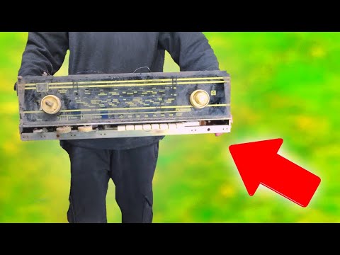 Видео: ВОТ ЭТО НАХОДКА! Что можно достать из этой радиолы 60-х ?