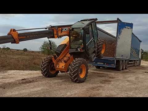 Видео: Качване на JCB 535-95 Agri Super без рампи на TIR върху товара му