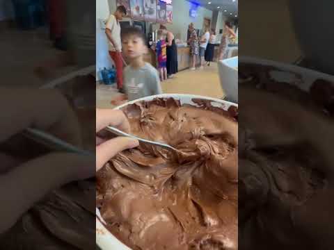 Видео: Обзор еды в Titanic Royal 