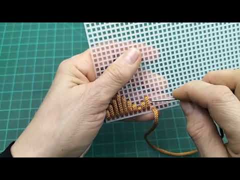 Видео: Как сделать зигзагообразный шов на пластиковой кнафе