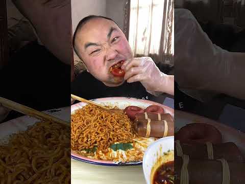 Видео: Лапша из индейки, рулеты из свиной кожи, колбасные кольца