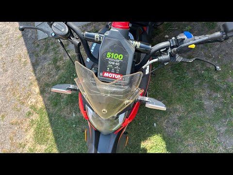 Видео: Musstang Grader 250 cc - Заміна мастила в двигуні , ТО мотоцикла ! Обзор