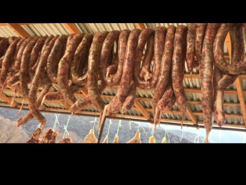 Видео: Как мы готовим сушёную колбасу!  Настоящий деликатес!