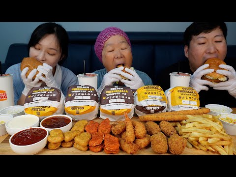 Видео: Новое меню Бургер Кинга! Golden Cheeserella Whopper - кулинарное шоу Mukbang