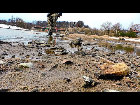 Видео: ВЛАСТИ ОСУШИЛИ РЕКУ В МОСКВЕ, НАШЛИ НА ДНЕ ТО, ЧТО ПОРАЗИЛО СОХРАНОМ! ДЕД УМОТАЛСЯ!