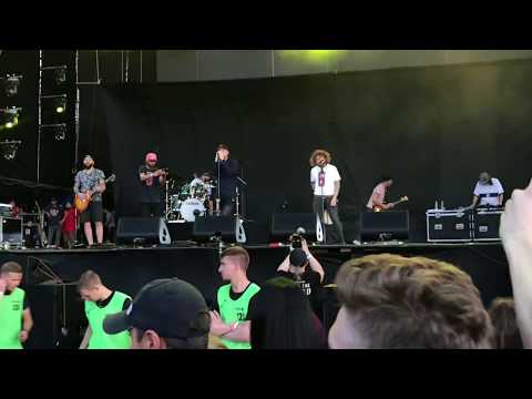 Видео: Бумбокс & The Gitas-Тримай мене [Atlas Weekend 2018]