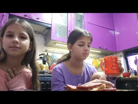 Видео: Беседа за завтраком / Играем в игру /Breakfast conversation / Playing a game