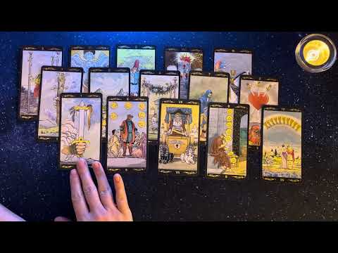 Видео: Таро для мужчин: кого она любит? ✨