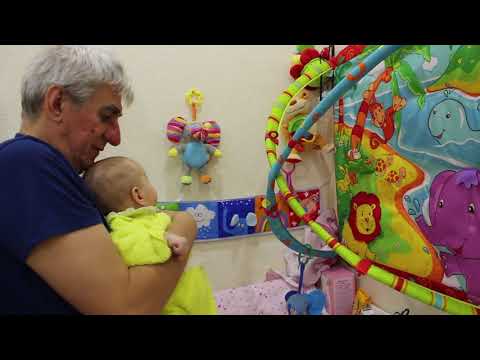 Видео: VLOG Алиса начала говорить в 3 месяца!!! За сапогами. Как проходит вечер с Алисой