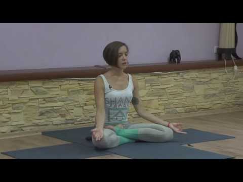 Видео: Йога - терапия спины