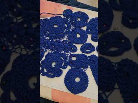 Видео: Собираем мотивы ирландского кружева.  Рукав изделия