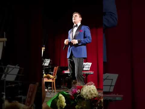 Видео: " Besame mucho"   Самое красивое исполнение . Денис Вертунов.