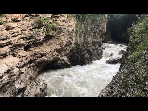 Видео: Хаджохская теснина. Через горы к морю.