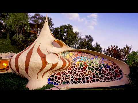 Видео: Самые необычные и интересные строения людей