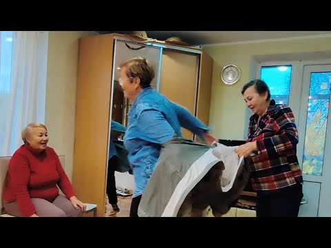 Видео: Тамара купила куртку.Сколько стоит?