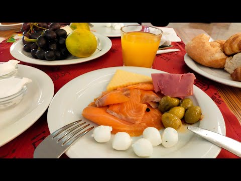 Видео: ЧЕМ КОРМЯТ   НА ЗАВТРАК В ТУРЦИИ.Отель "АККА АЛИНДА"