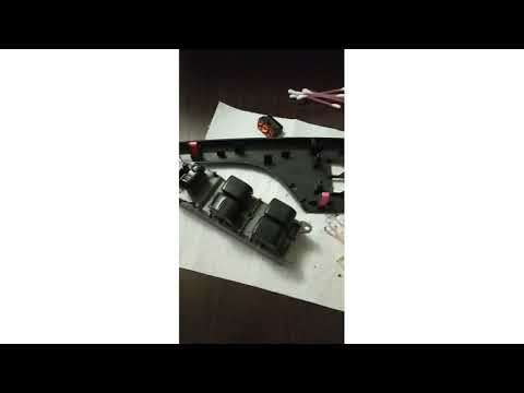 Видео: Ремонт кнопки стеклоподъемникаToyota Corolla 150