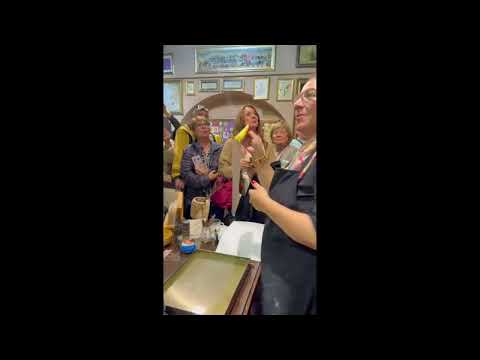 Видео: Ебру, рисуване по вода, Юргюп, Кападокия