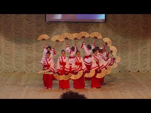 Видео: Стилизованный японский танец с веерами (Цветение сакуры)