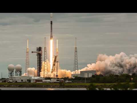 Видео: Falcon 9 вывела на орбиту 28 спутников Starlink для глобальной сети интернет