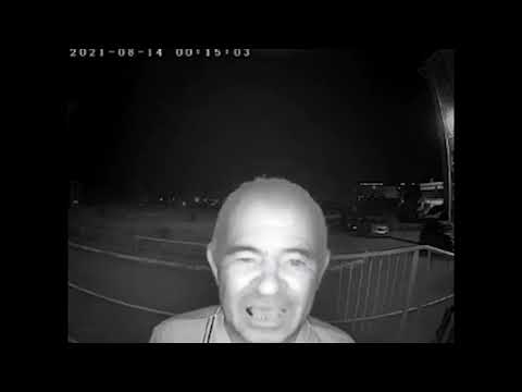 Видео: "УМНЫЙ" ДОМОФОН НЕ ПУСКАЕТ МУЖИКА ДОМОЙ