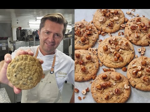 Видео: Популярные Американские Кукисы / Cookies во французском стиле от Шеф-кондитера Александра Селезнева