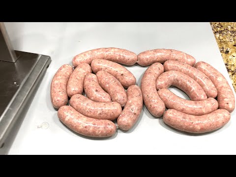 Видео: Домашние КУРИНЫЕ КОЛБАСКИ для гриля и на сковороде, идеальный состав