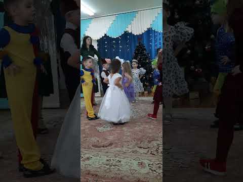 Видео: Новый год в садике Маргарита (5)