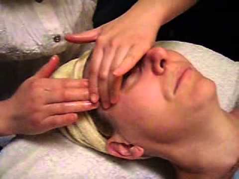 Видео: Массаж "Чарующие глазки"