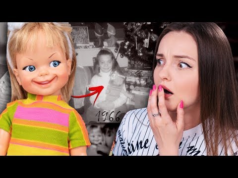 Видео: ЗЛОВЕЩИЙ СМЕХ самой счастливой куклы в мире | GIGGLES 1966, обзор и распаковка