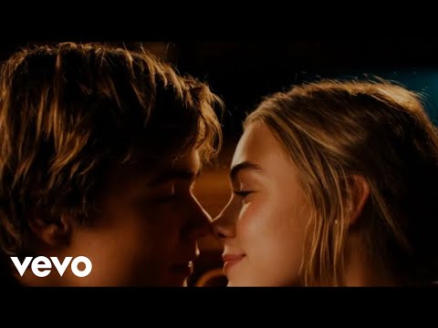 Видео: Daler Tillaev - Смотрю в открытое окно (Official Music Video) (Lyric Video)