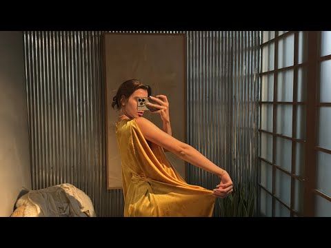 Видео: нашла на Бали искусство и внезапно занялась акро-йогой