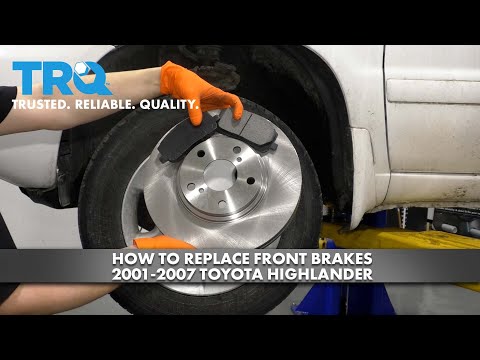 Видео: Как заменить передние тормоза Toyota Highlander 2001-2007