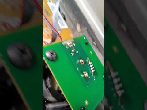 Видео: Духовка BF1N3T134 Samsung пищит и показывает чëрточки | ремонт регулятора температуры