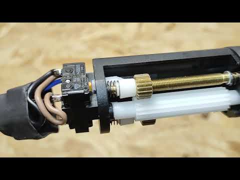 Видео: Разобрать  отремонтировать электрический привод роллеты экрана DM35S  схема подключение ЭП DM35S