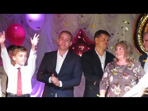 Видео: Заключительная песня "Юбилей школы № 8", Таганрог 07.11.2019