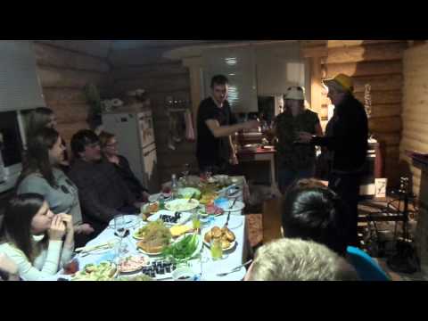 Видео: Поздравление бомжей