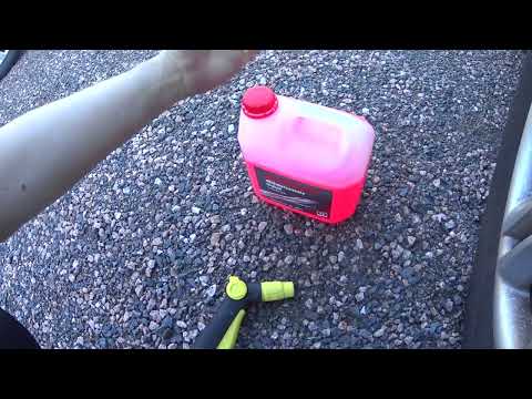 Видео: Nissan Qashqai J10 - замена антифриза с промывкой